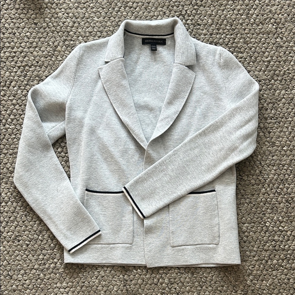 Banana Republic Light Gray Knit Open-Front Blazer with Black Trim Sz xxs